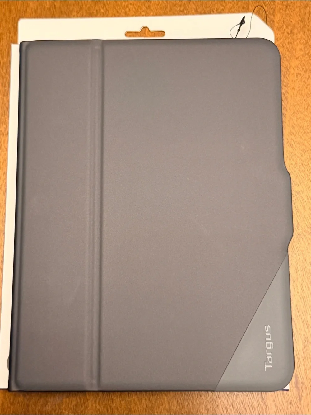 VersaVu® Slim Case for iPad Pro® 11-inch (M5/M4) - MODEL NUMBER:THZ986GL